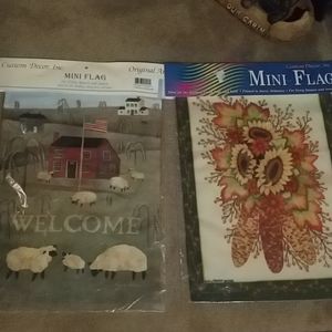2 Mini Flags